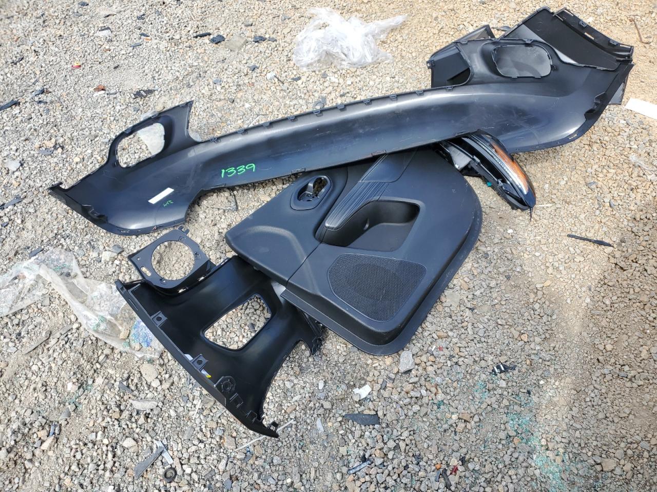 2015 Jeep Cherokee Limited VIN: 1C4PJMDS3FW512467 Lot: 83956765