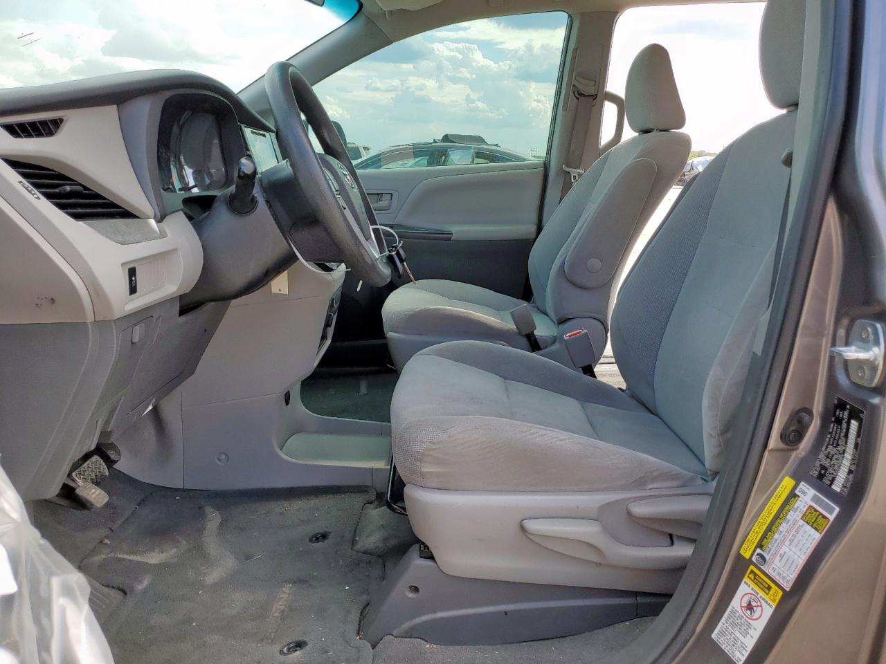 2017 Toyota Sienna VIN: 5TDZZ3DCXHS856918 Lot: 82351055