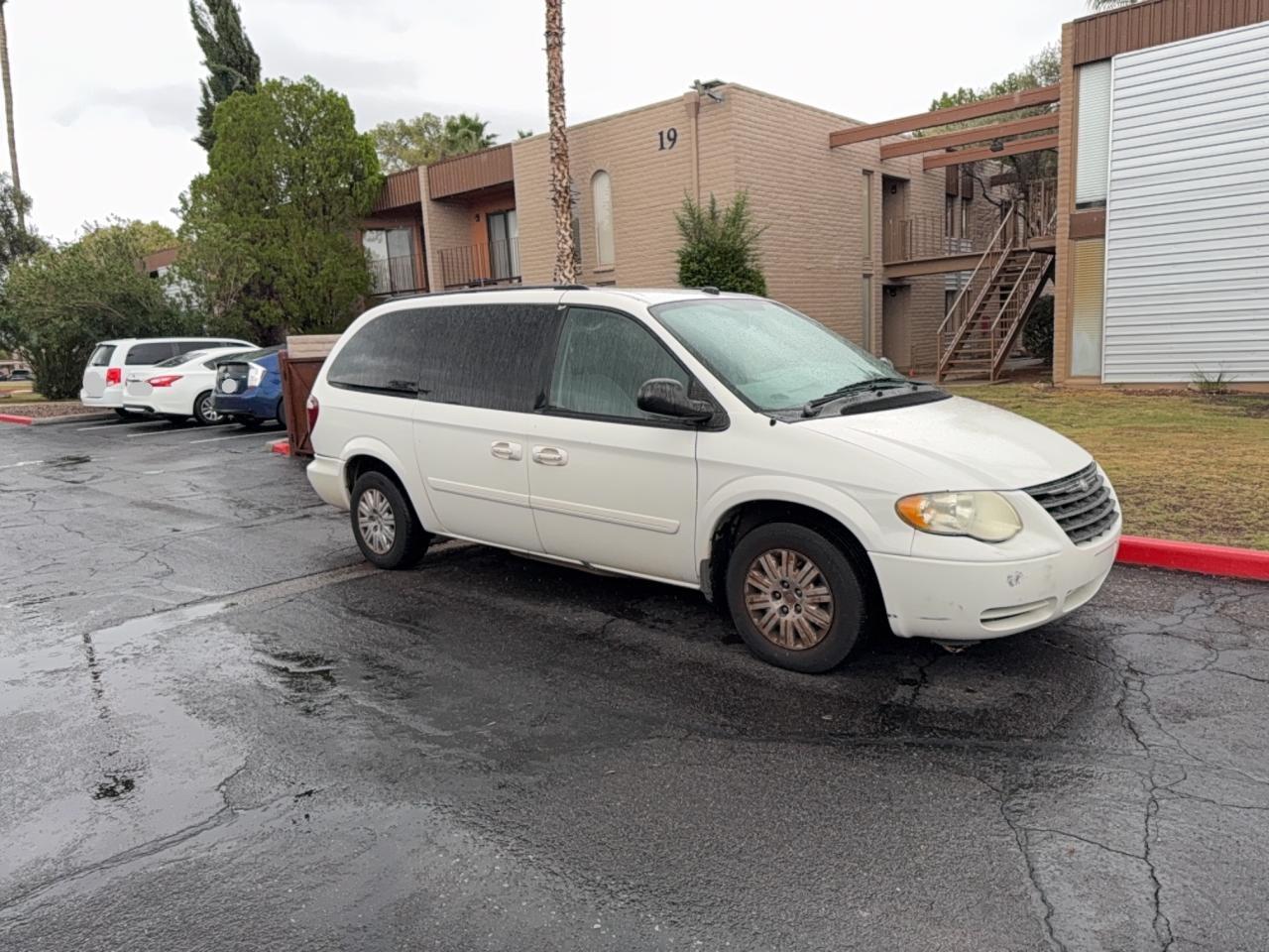 2005 Chrysler Town & Country Lx white other gas 2C4GP44R15R552971 photo #1
