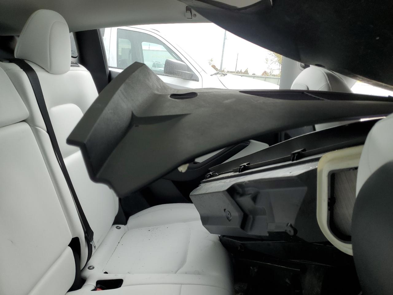 2022 Tesla Model Y VIN: 7SAYGDEE7NF372487 Lot: 85827745