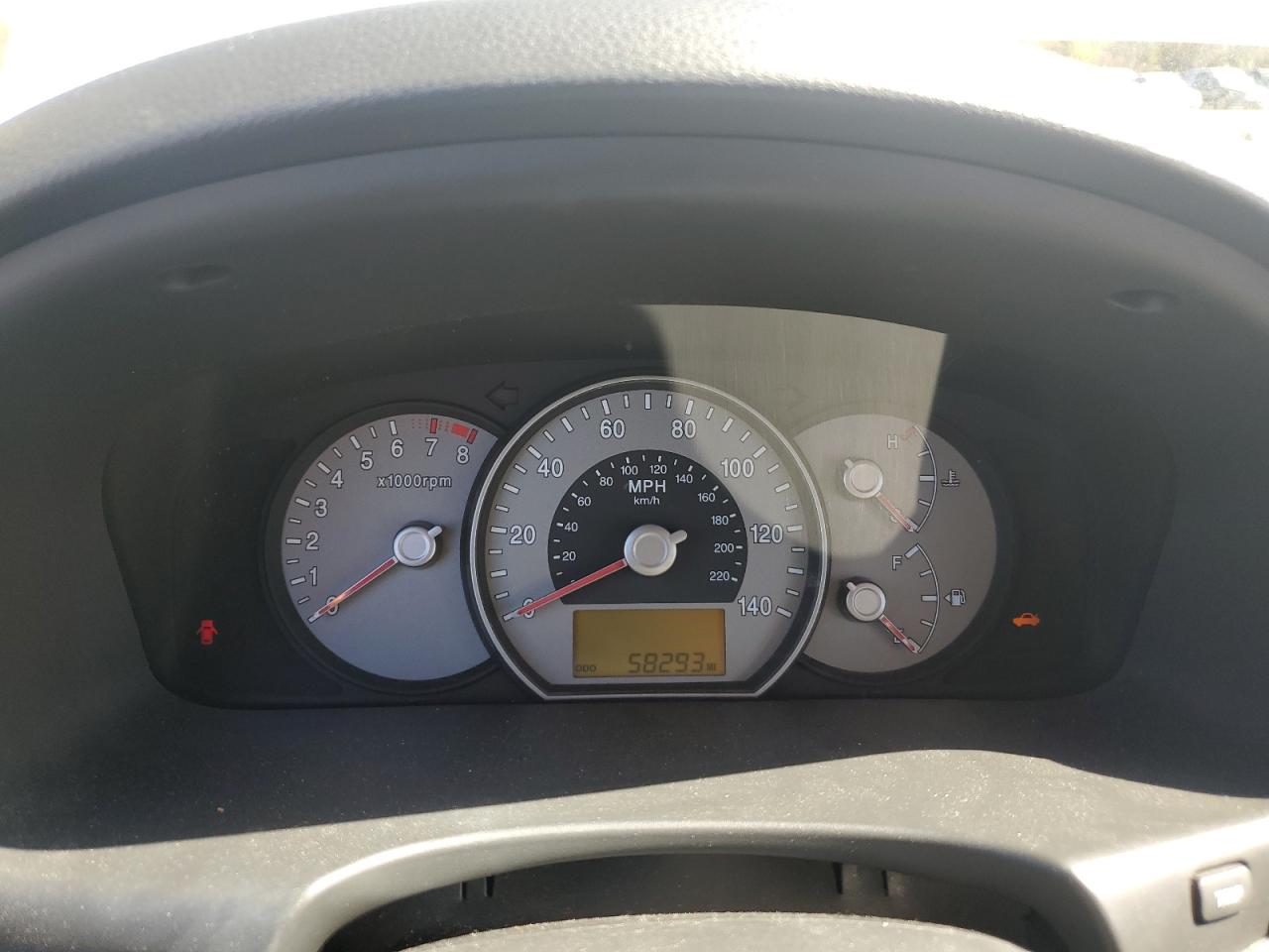 2007 Kia Rondo Base VIN: KNAFG525177086946 Lot: 85117845