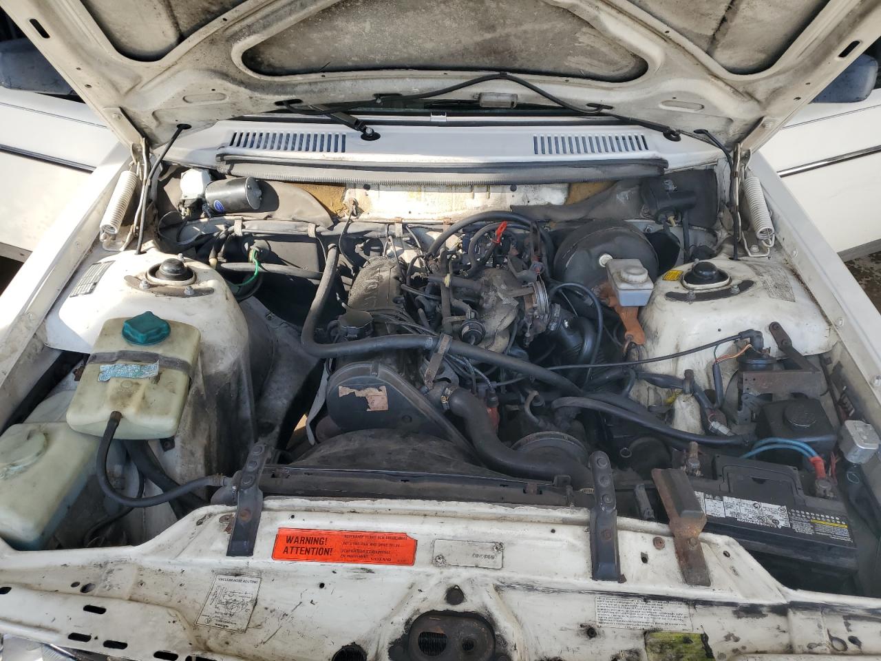 1990 Volvo 240 Base VIN: YV1AA8840L1425573 Lot: 85182375