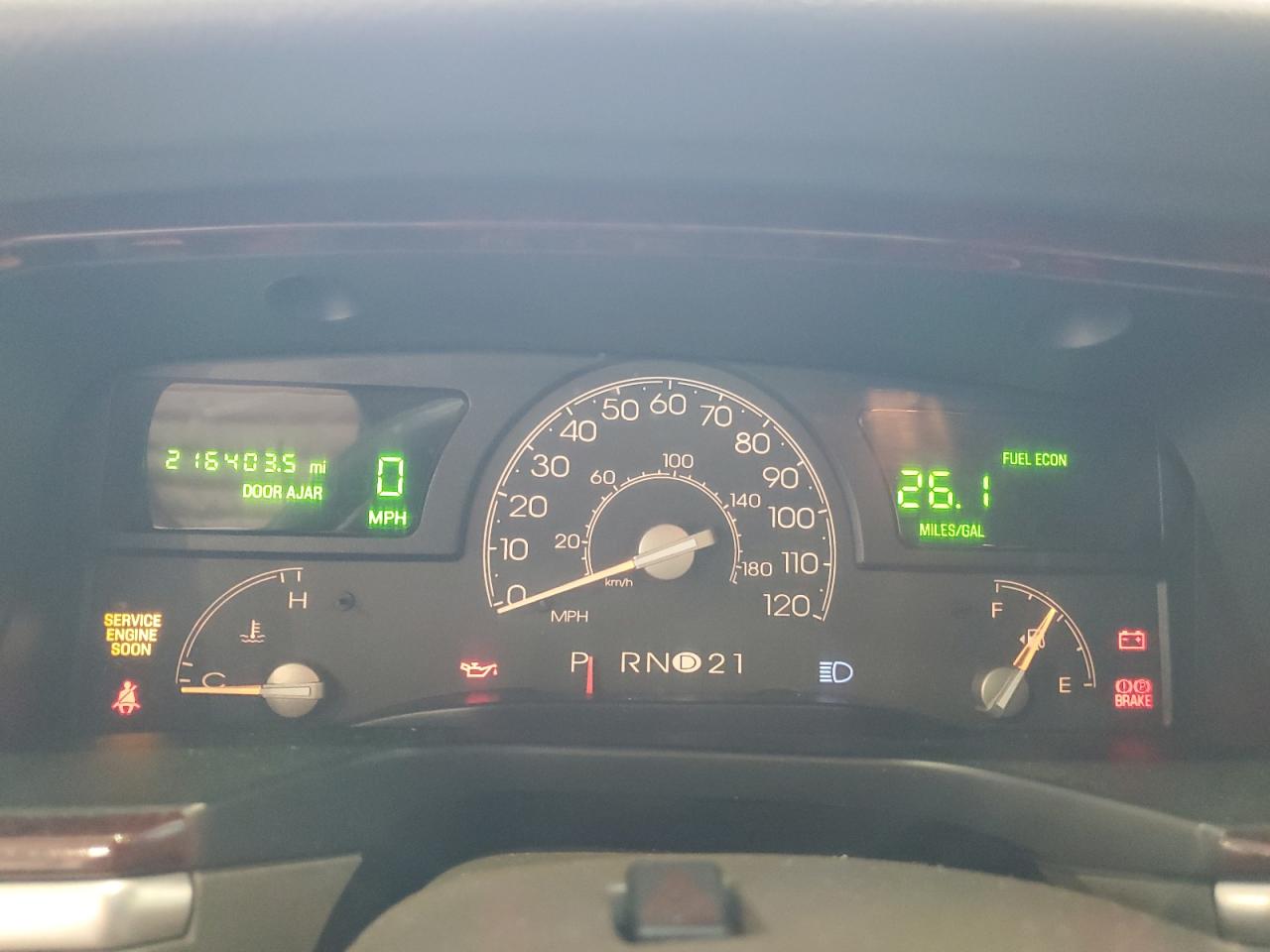 2005 Lincoln Town Car Signature VIN: 1LNHM81W05Y658589 Lot: 89519755