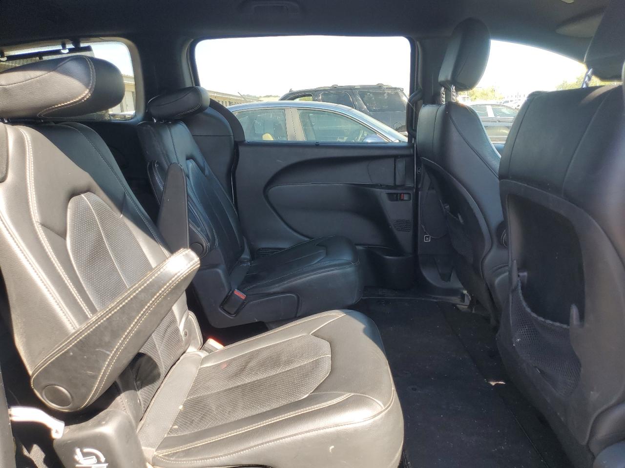 2020 Chrysler Pacifica Touring L VIN: 2C4RC1BG9LR205177 Lot: 84585185