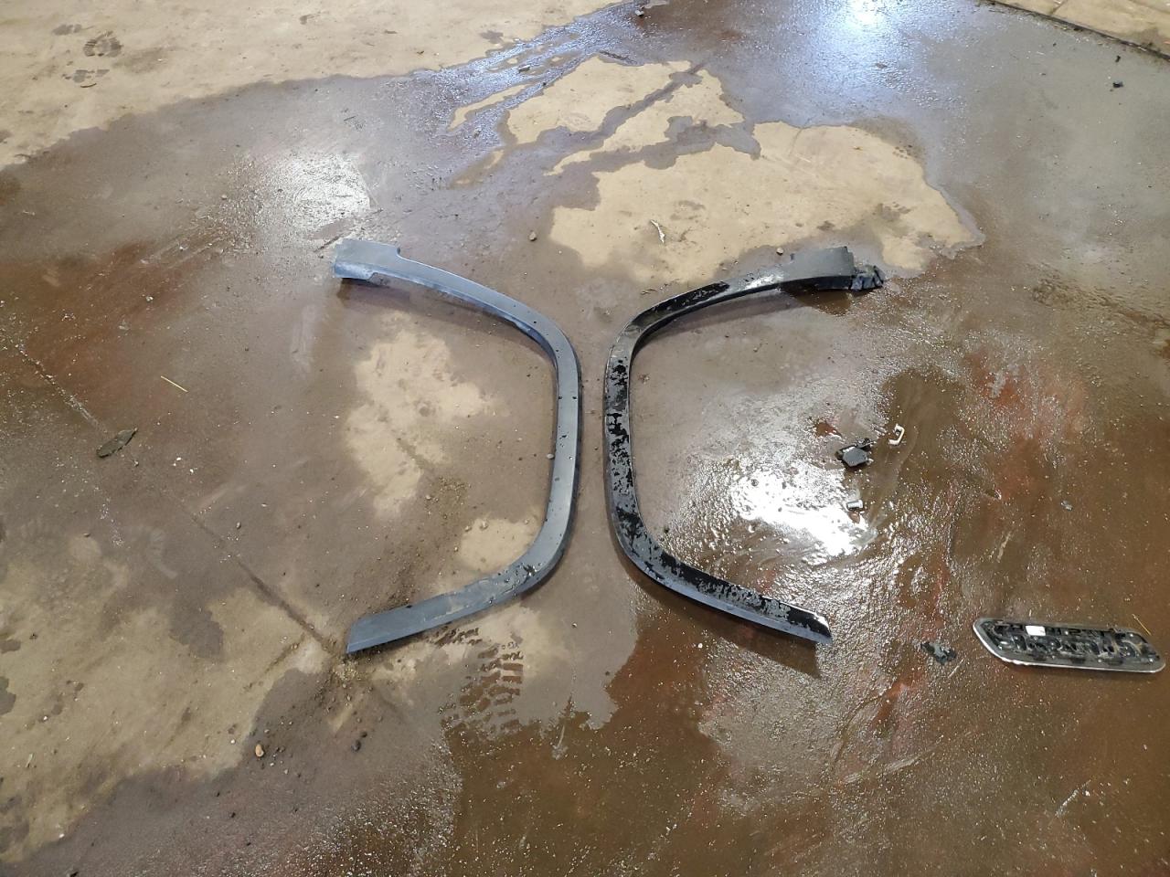 2015 Jeep Cherokee Latitude VIN: 1C4PJMCS8FW511400 Lot: 84751545