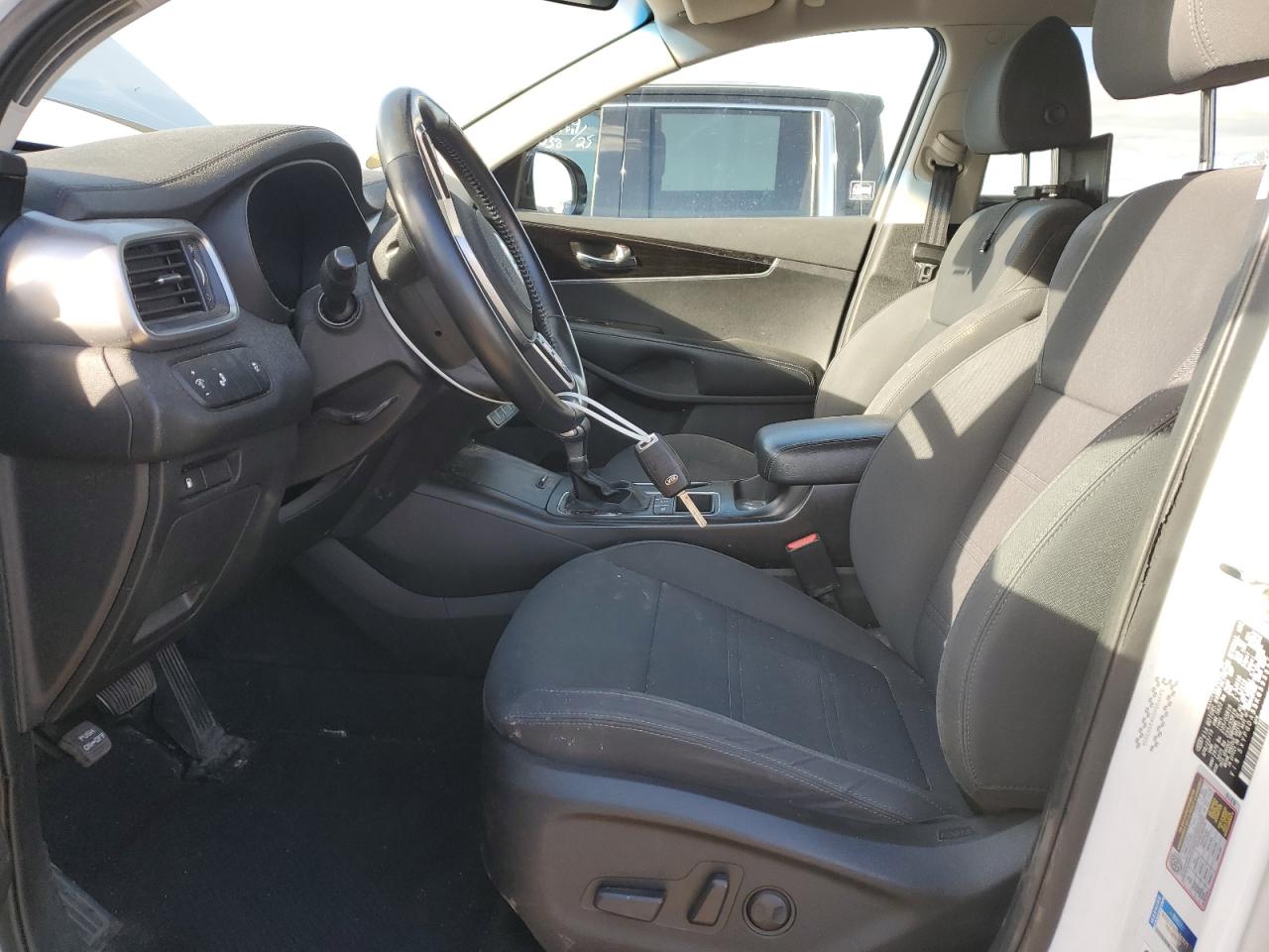 2019 Kia Sorento Lx VIN: 5XYPGDA55KG593332 Lot: 85096175