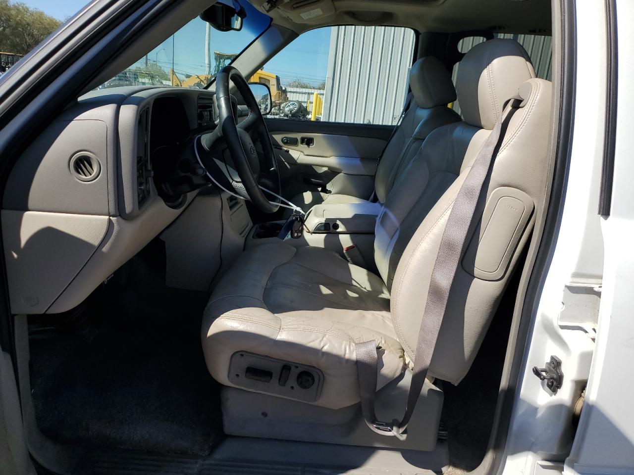 2001 Chevrolet Suburban C1500 VIN: 3GNEC16T51G260421 Lot: 85195385