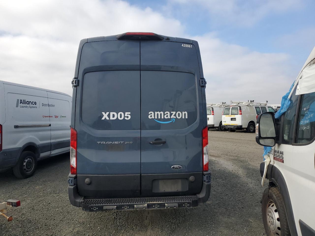 Фото: 1FTBR3X80LKA18762