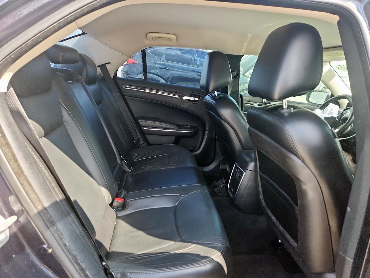 2015 Chrysler 300 Limited VIN: 2C3CCAAG9FH931448 Lot: 82328945