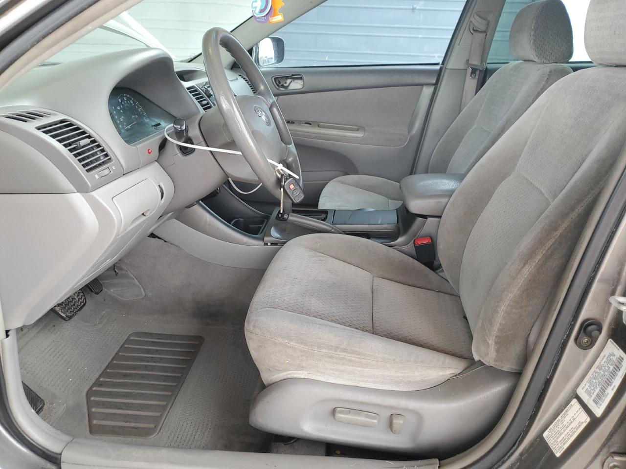 2002 Toyota Camry Le VIN: 4T1BE32K32U511347 Lot: 82315605