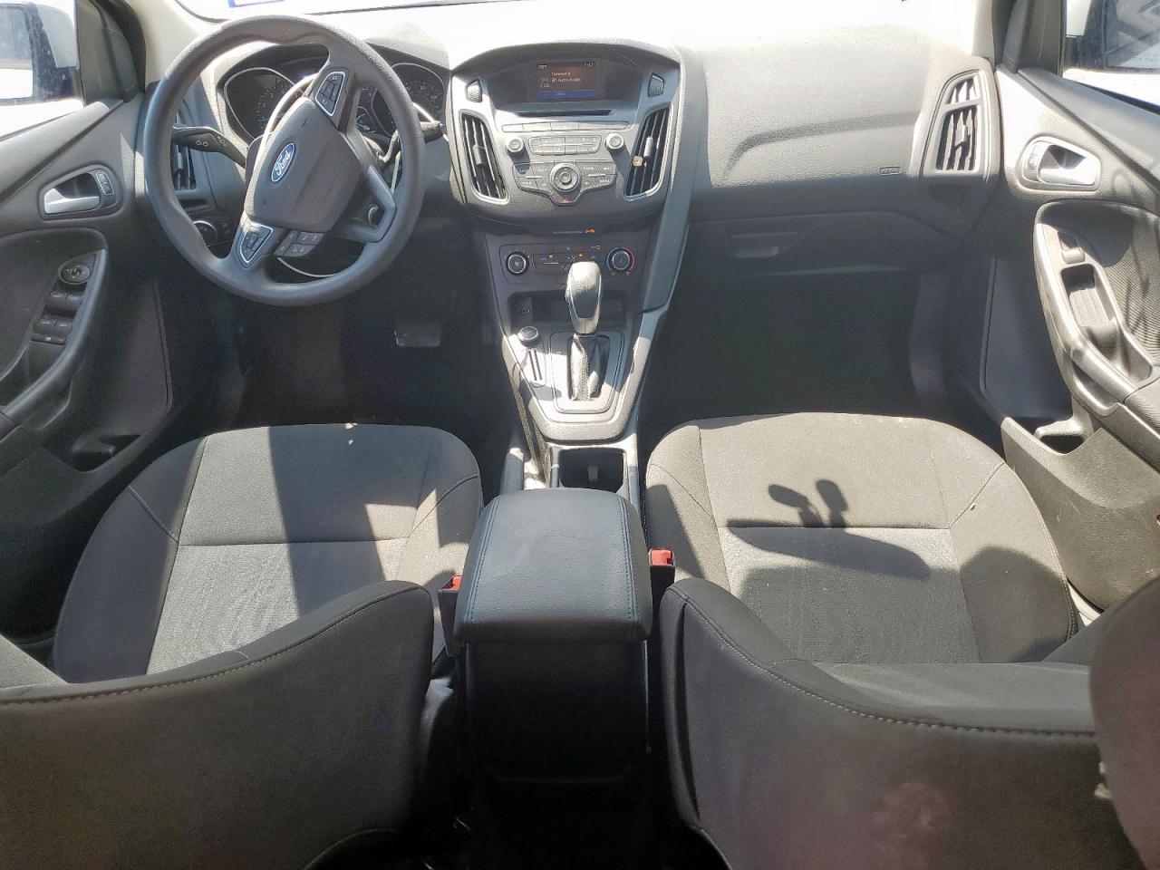 2017 Ford Focus Se VIN: 1FADP3K28HL295412 Lot: 84724905