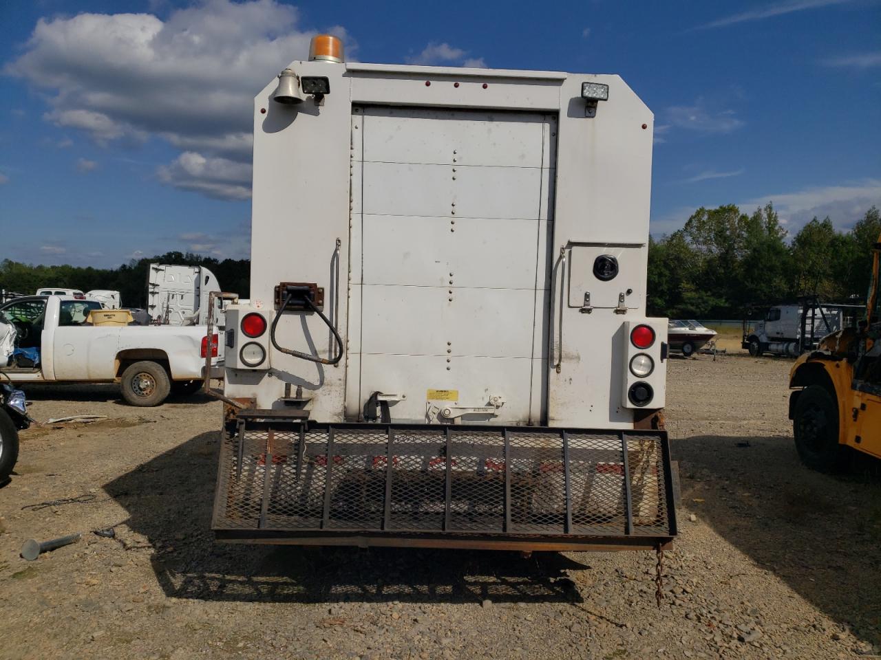 2017 Ford F550 Super Duty Hy Rail VIN: 1FD0X5HT7HEE08562 Lot: 84399615