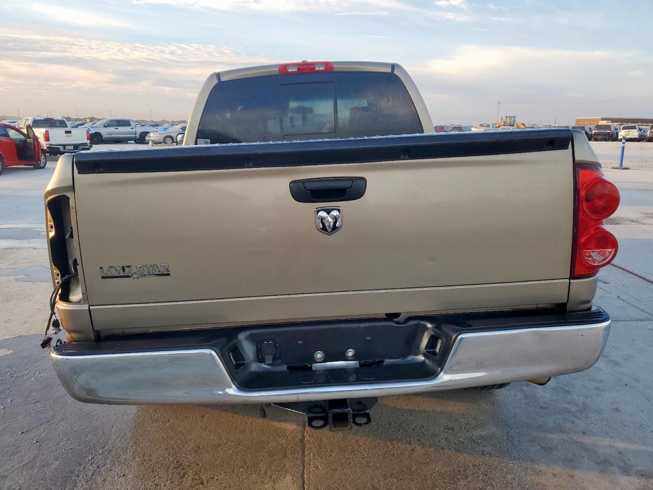 2007 Dodge Ram 1500 St VIN: 1D7HA18247J570217 Lot: 85534095