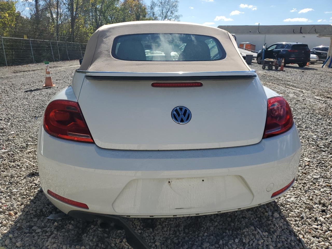 2015 Volkswagen Beetle 1.8T VIN: 3VW517AT8FM820561 Lot: 85744485