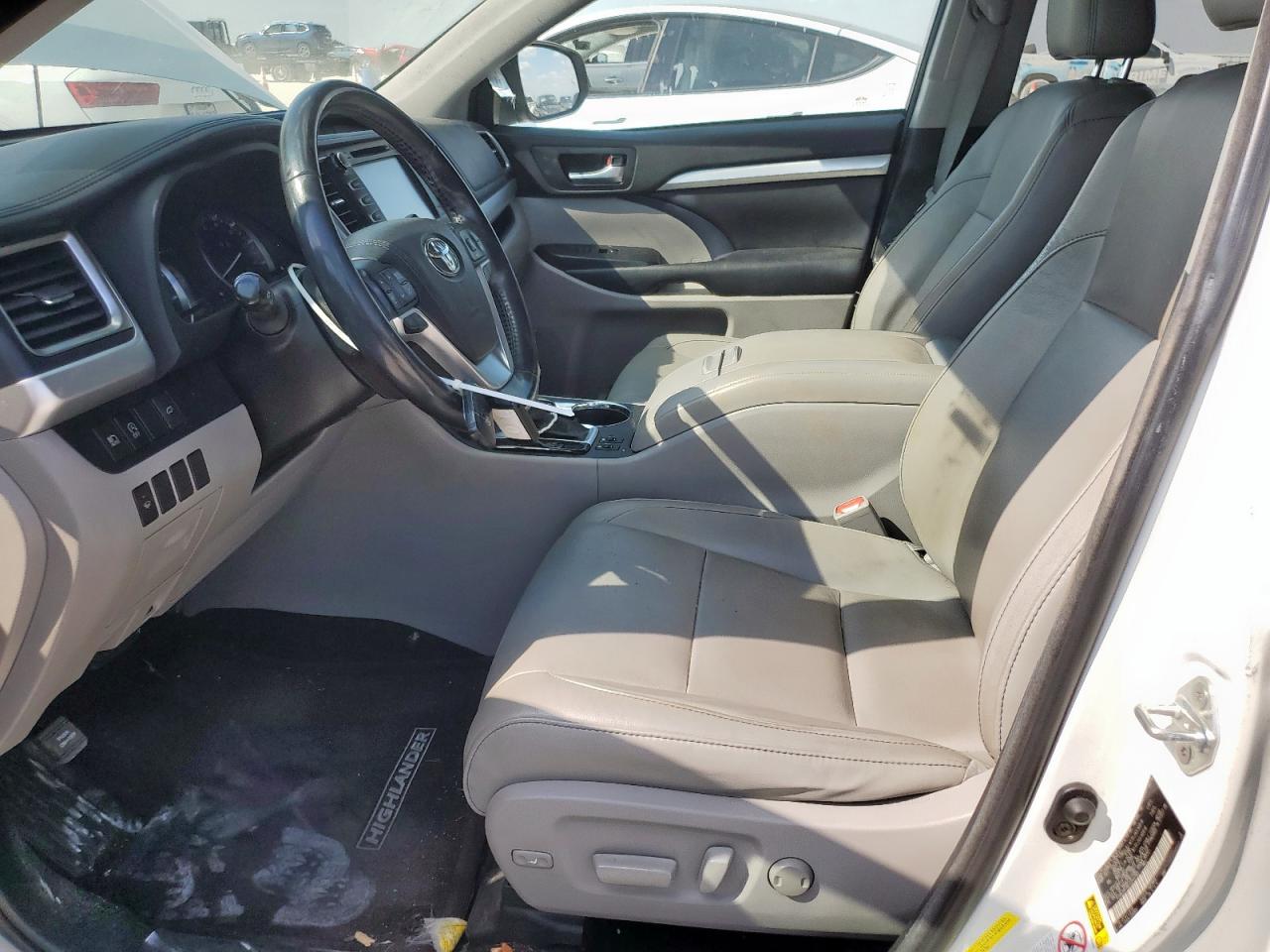 2018 Toyota Highlander Se VIN: 5TDKZRFH8JS544762 Lot: 84414365