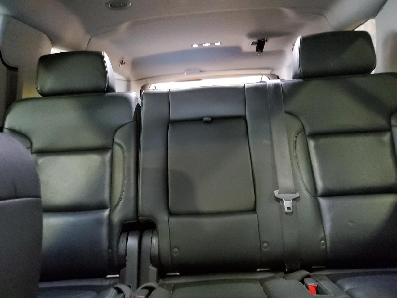 2018 Chevrolet Suburban K1500 Lt VIN: 1GNSKHKC6JR105204 Lot: 84555315