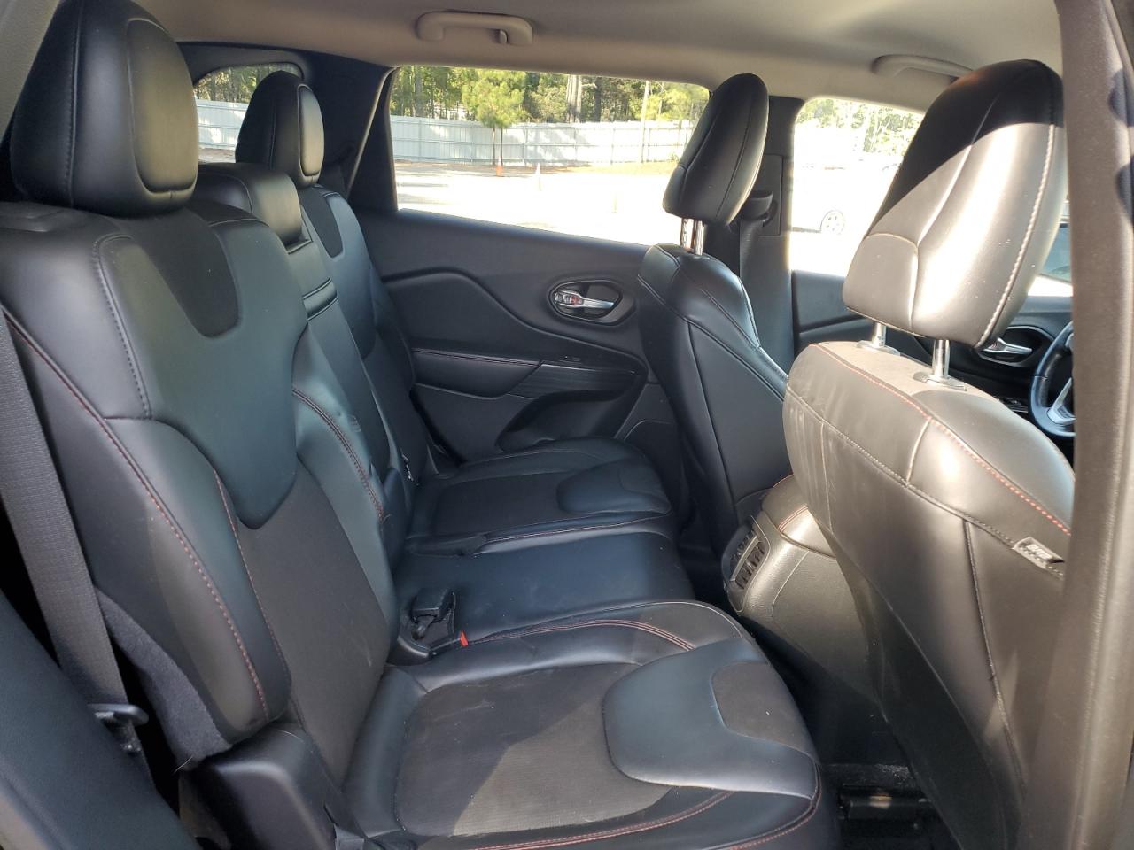 2015 Jeep Cherokee Trailhawk VIN: 1C4PJMBS3FW786724 Lot: 85339175