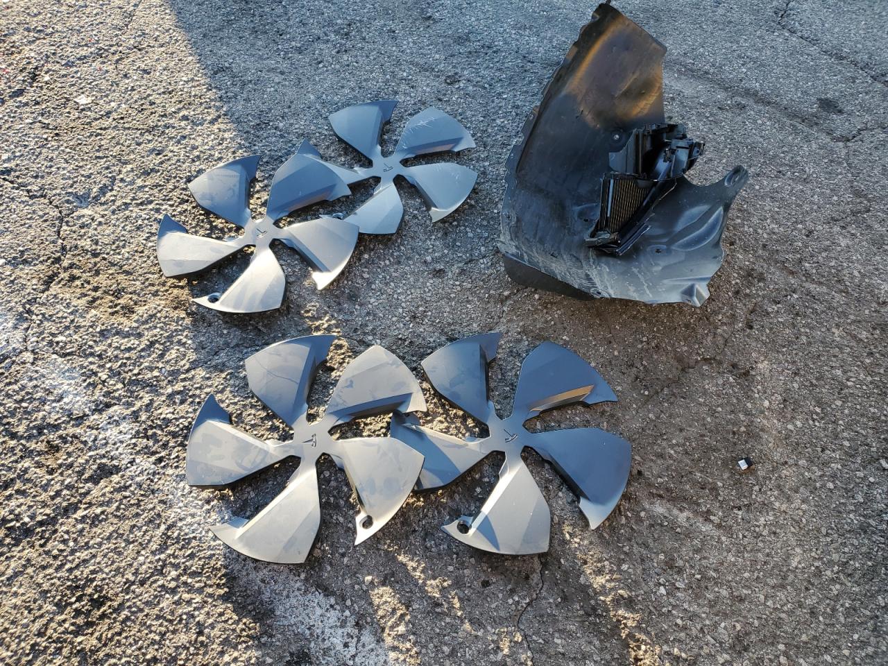 2026 Tesla Model Y VIN: 7SAYGDEE8TF341648 Lot: 89904755