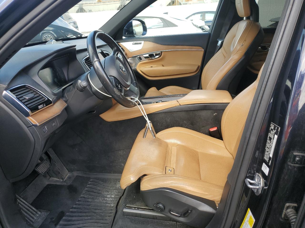 2016 Volvo Xc90 T6 VIN: YV4A22PL1G1048862 Lot: 82467595