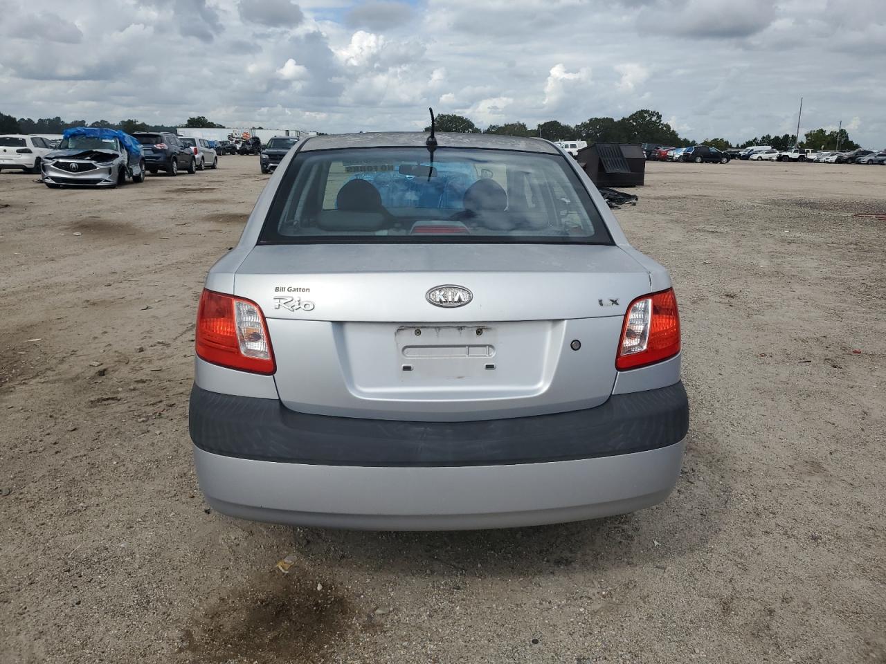 2007 Kia Rio Base VIN: KNADE123876188318 Lot: 85648125