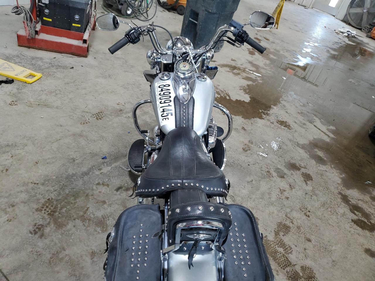 2015 Harley-Davidson Flstc Heritage Softail Classic VIN: 1HD1BWV13FB019785 Lot: 84909145