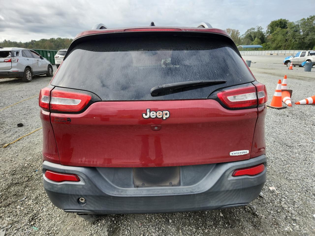 2015 Jeep Cherokee Latitude VIN: 1C4PJLCBXFW707929 Lot: 85084155