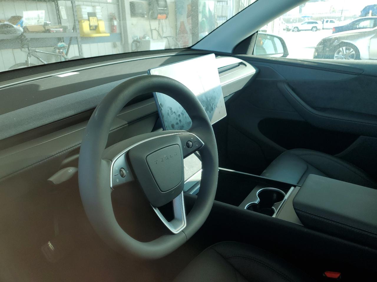 2026 Tesla Model Y VIN: 7SAYGDED1TA439957 Lot: 90232715