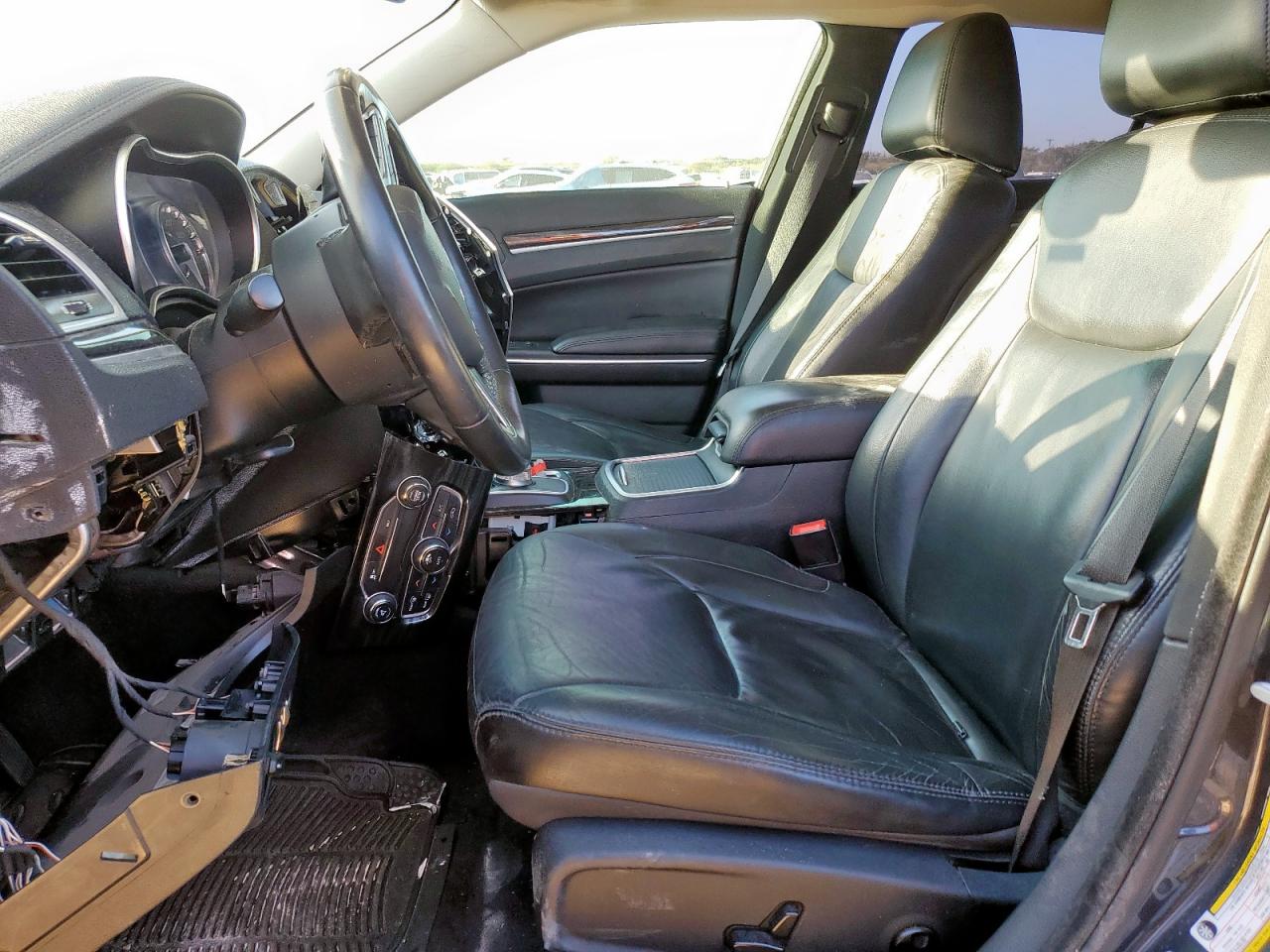 2015 Chrysler 300 Limited VIN: 2C3CCAAG1FH820392 Lot: 86689535