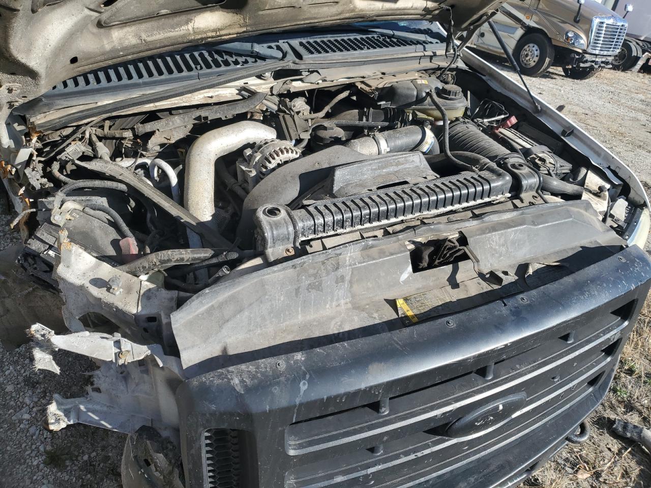 2005 Ford F450 Super Duty VIN: 1FDXF46P65EA69841 Lot: 89875865