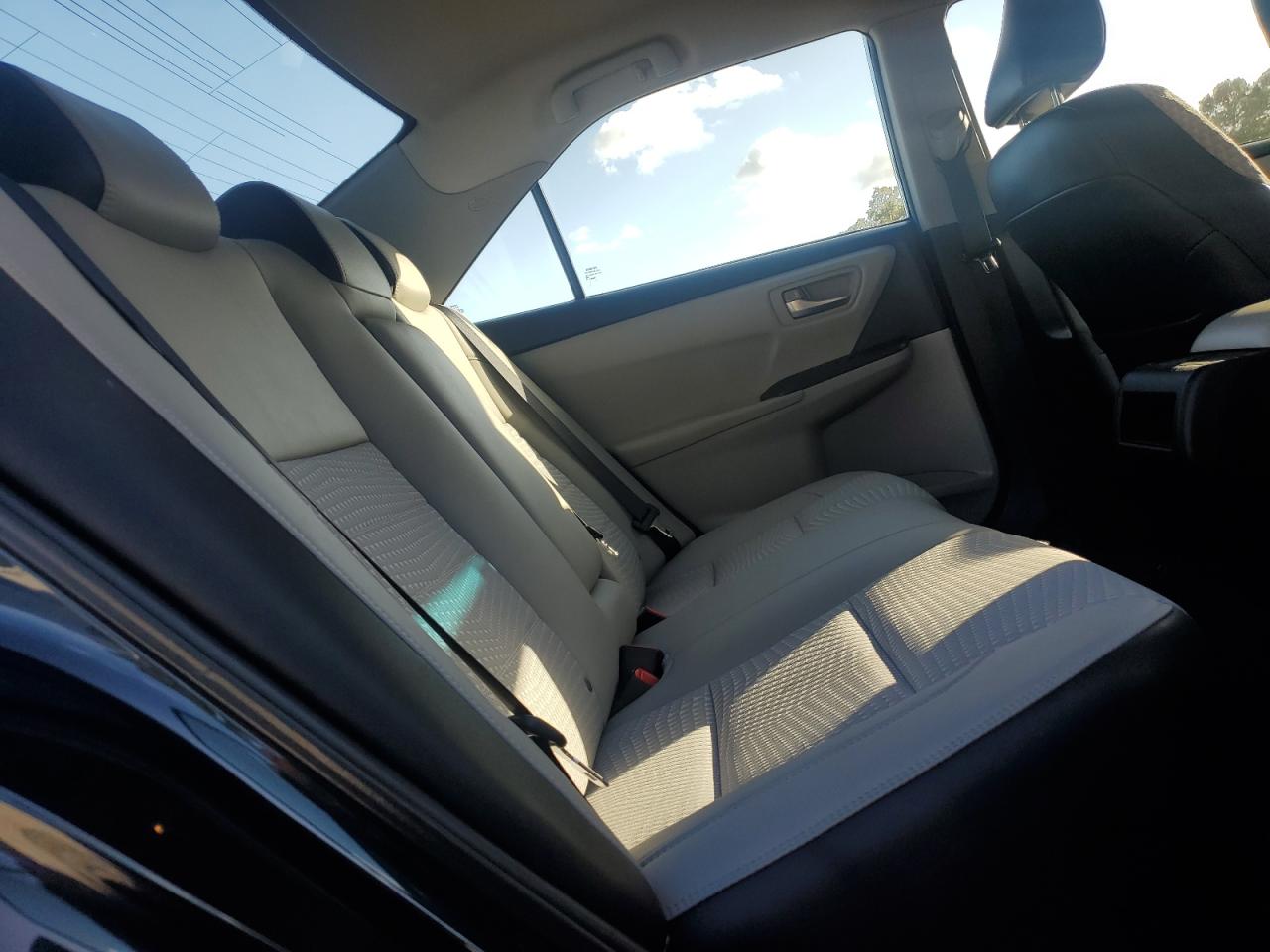 2015 Toyota Camry Le VIN: 4T1BF1FK8FU070798 Lot: 82188135