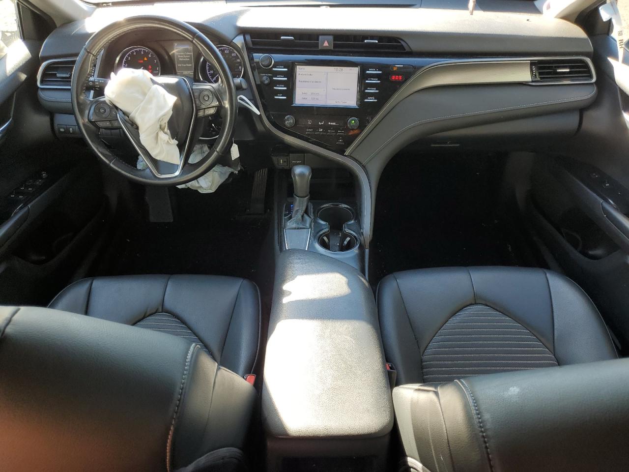 2019 Toyota Camry L VIN: 4T1B11HK5KU689557 Lot: 85389025