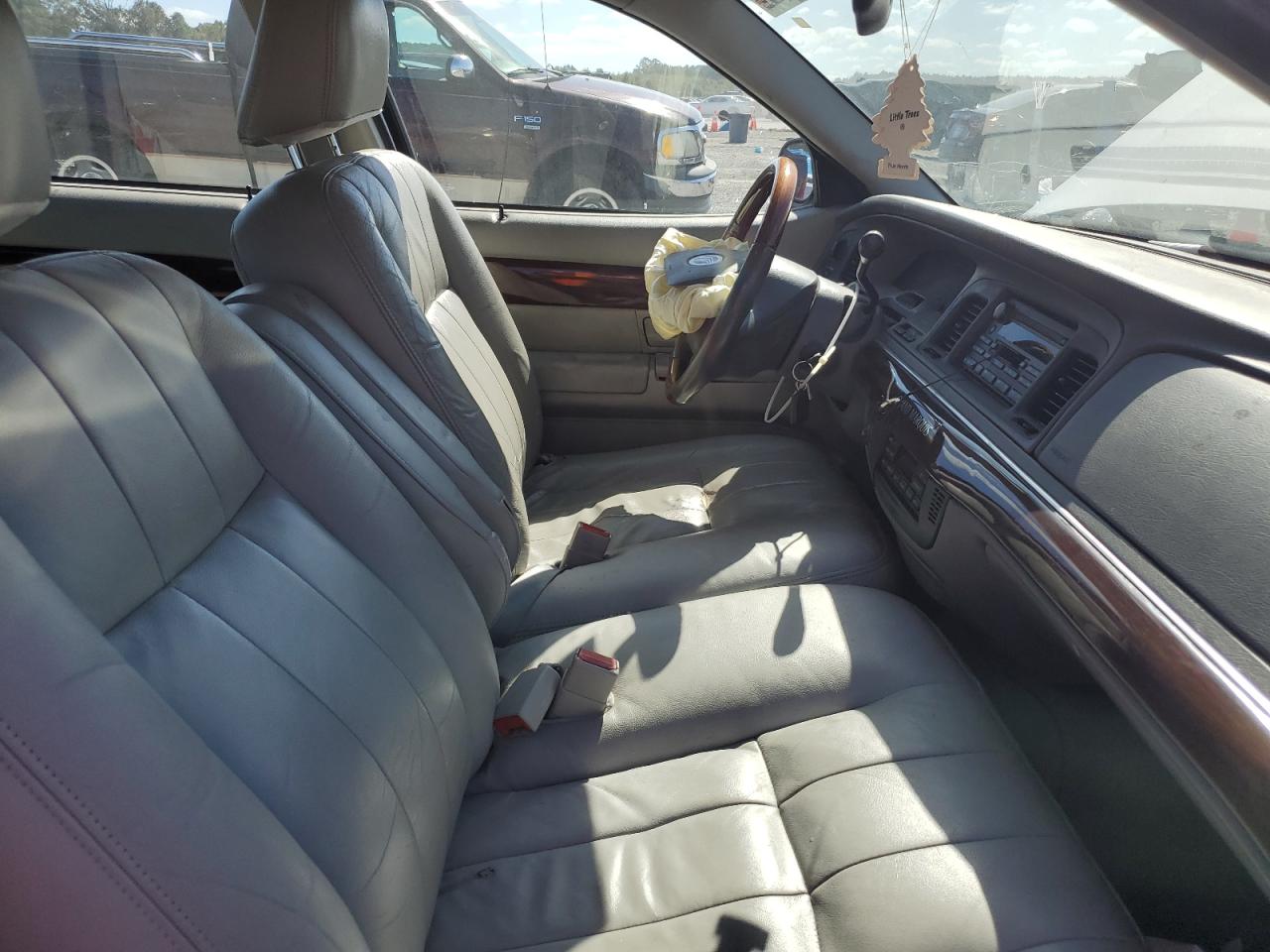 2003 Mercury Marquis VIN: 2MEFM75W13X681892 Lot: 81941275