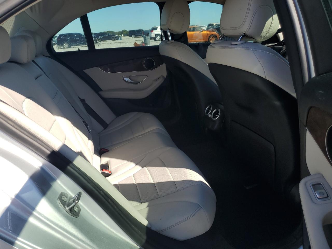 2017 Mercedes-Benz C 300 VIN: 55SWF4JB7HU203611 Lot: 82439705