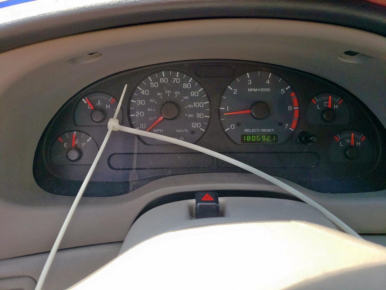 2004 Ford Mustang VIN: 1FAFP40674F211545 Lot: 85850115