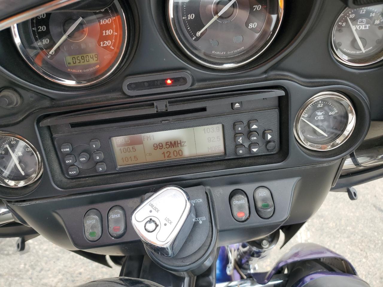 2010 Harley-Davidson Flhtk VIN: 1HD1KEM35AB641438 Lot: 82422035