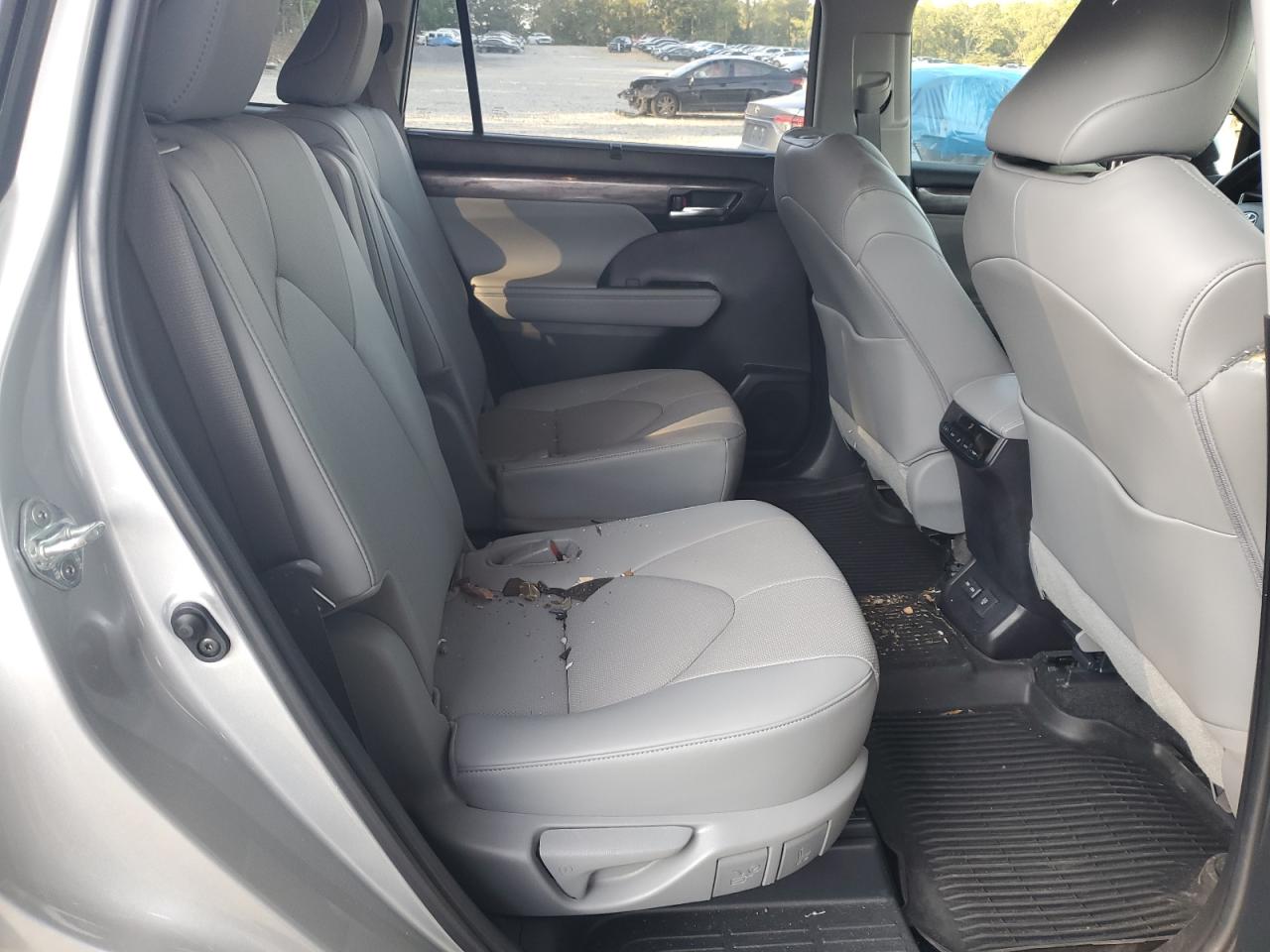 2023 Toyota Highlander L VIN: 5TDKDRAHXPS019703 Lot: 82379375