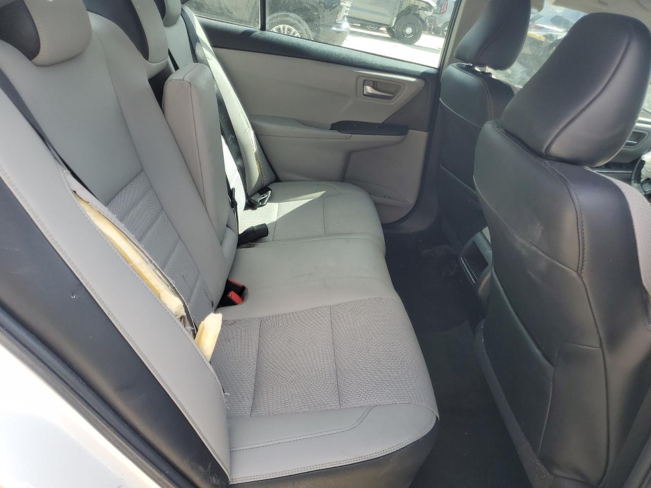 2016 Toyota Camry Le VIN: 4T1BF1FK1GU550621 Lot: 84728605