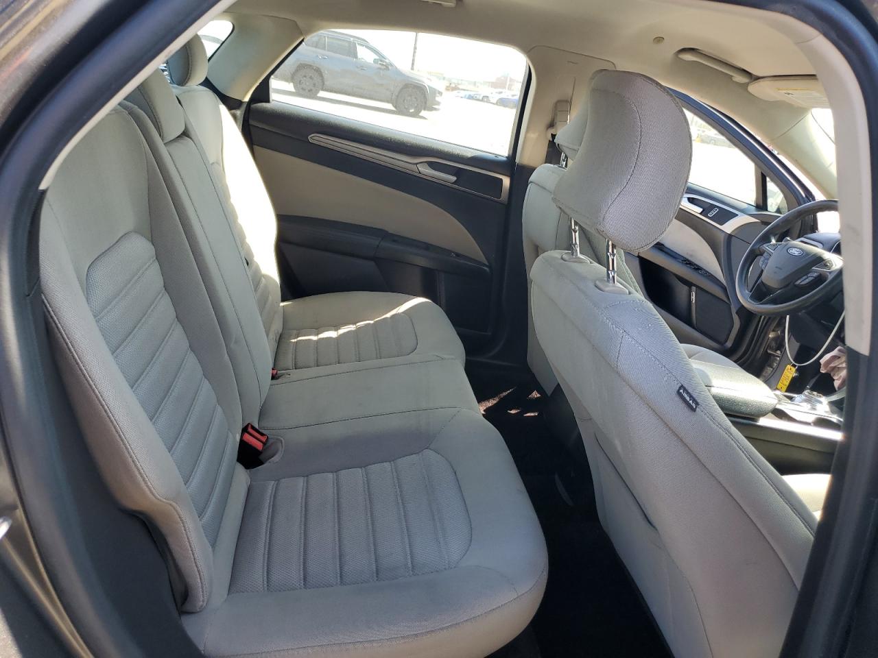 2018 Ford Fusion S Hybrid VIN: 3FA6P0UUXJR261663 Lot: 87307005