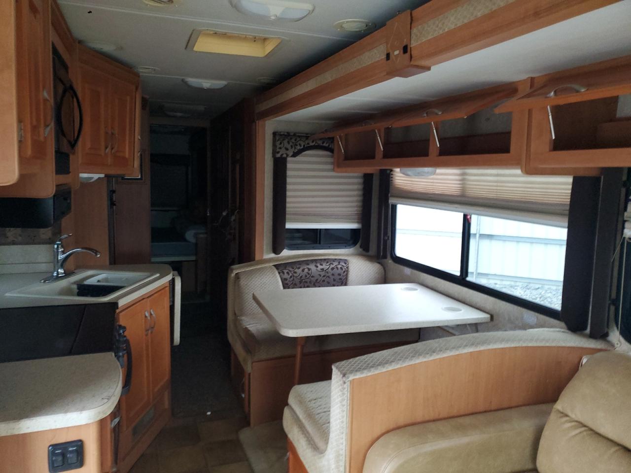 2009 Four Winds Hurricane - Rv VIN: 1F6NF53Y070A07899 Lot: 90590295