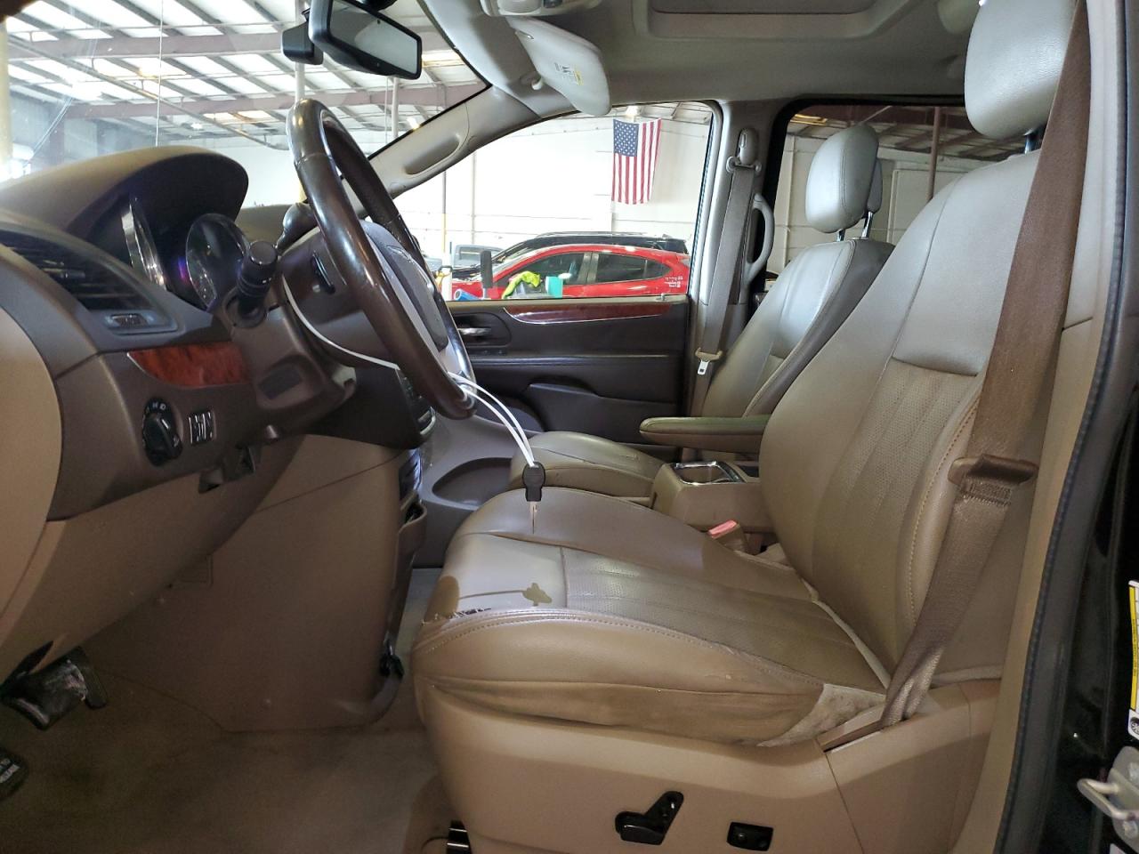 2015 Chrysler Town & Country Touring L VIN: 2C4RC1CGXFR573709 Lot: 84263355