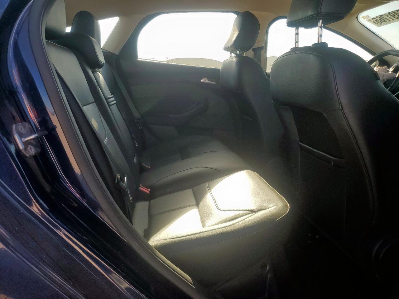 2016 Ford Focus Titanium VIN: 1FADP3N26GL318969 Lot: 86491765