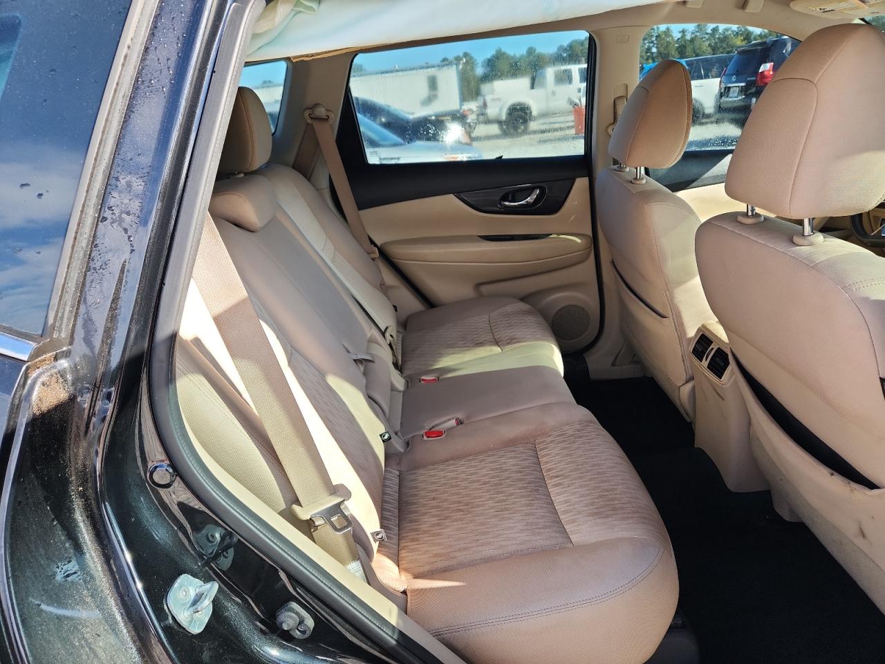 2017 Nissan Rogue S VIN: KNMAT2MT6HP500694 Lot: 84239605