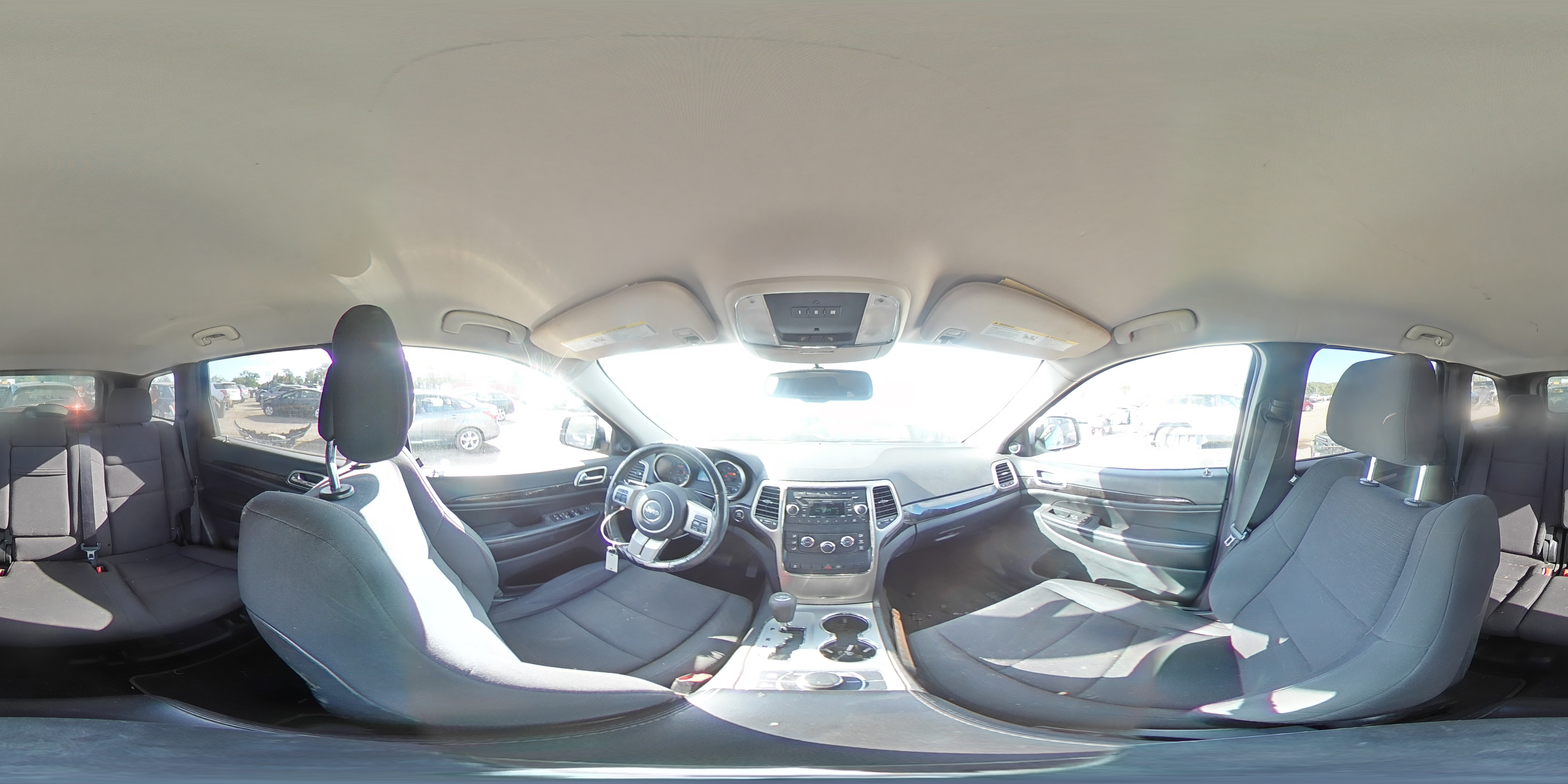 2011 Jeep Grand Cherokee Laredo VIN: 1J4RR4GG8BC555751 Lot: 82200015