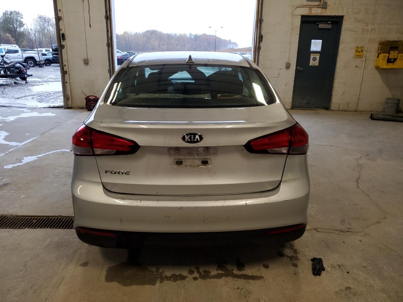 2017 Kia Forte Lx VIN: 3KPFK4A7XHE136016 Lot: 90796355