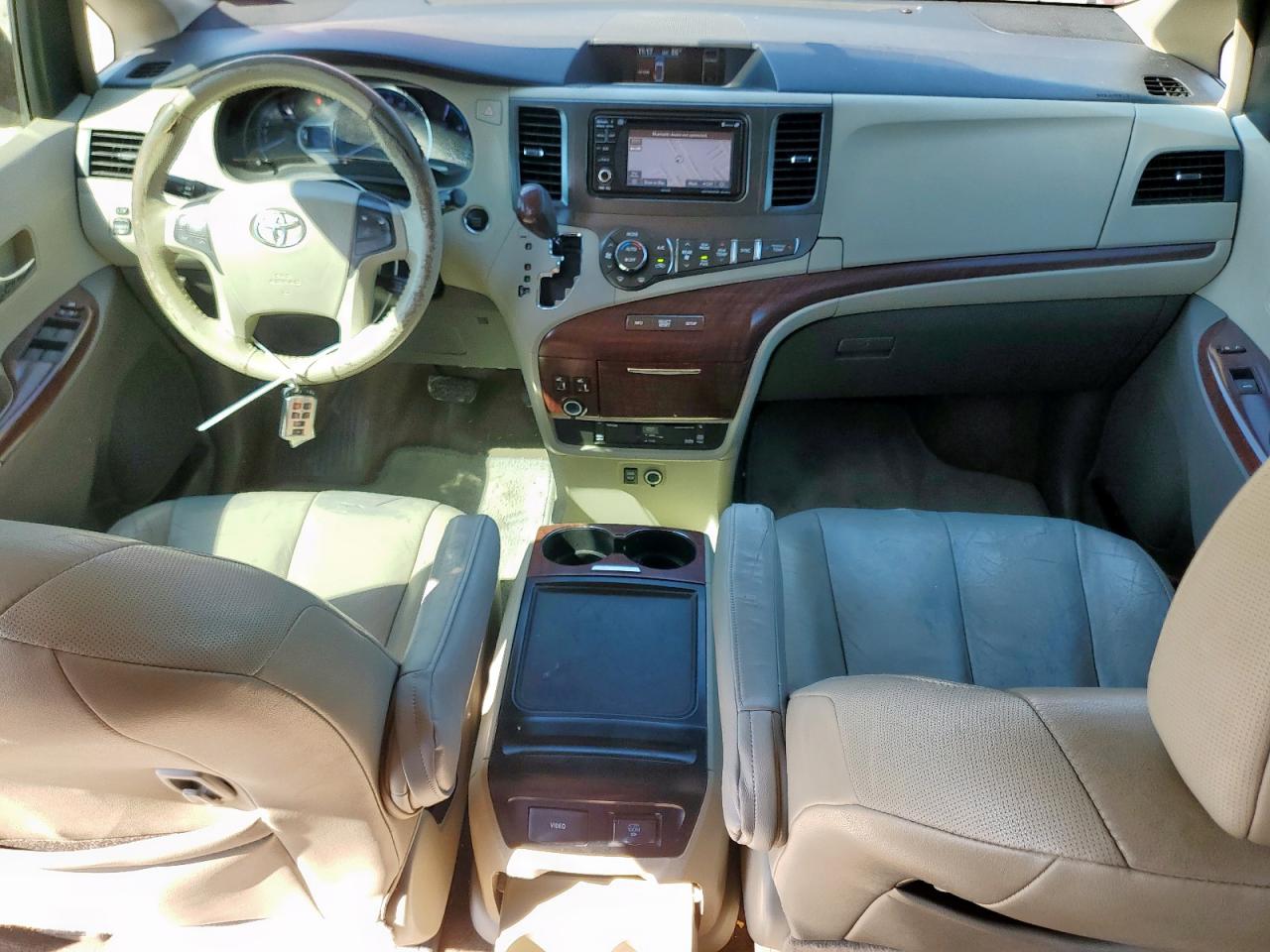 2014 Toyota Sienna Xle VIN: 5TDYK3DC1ES468830 Lot: 85565925