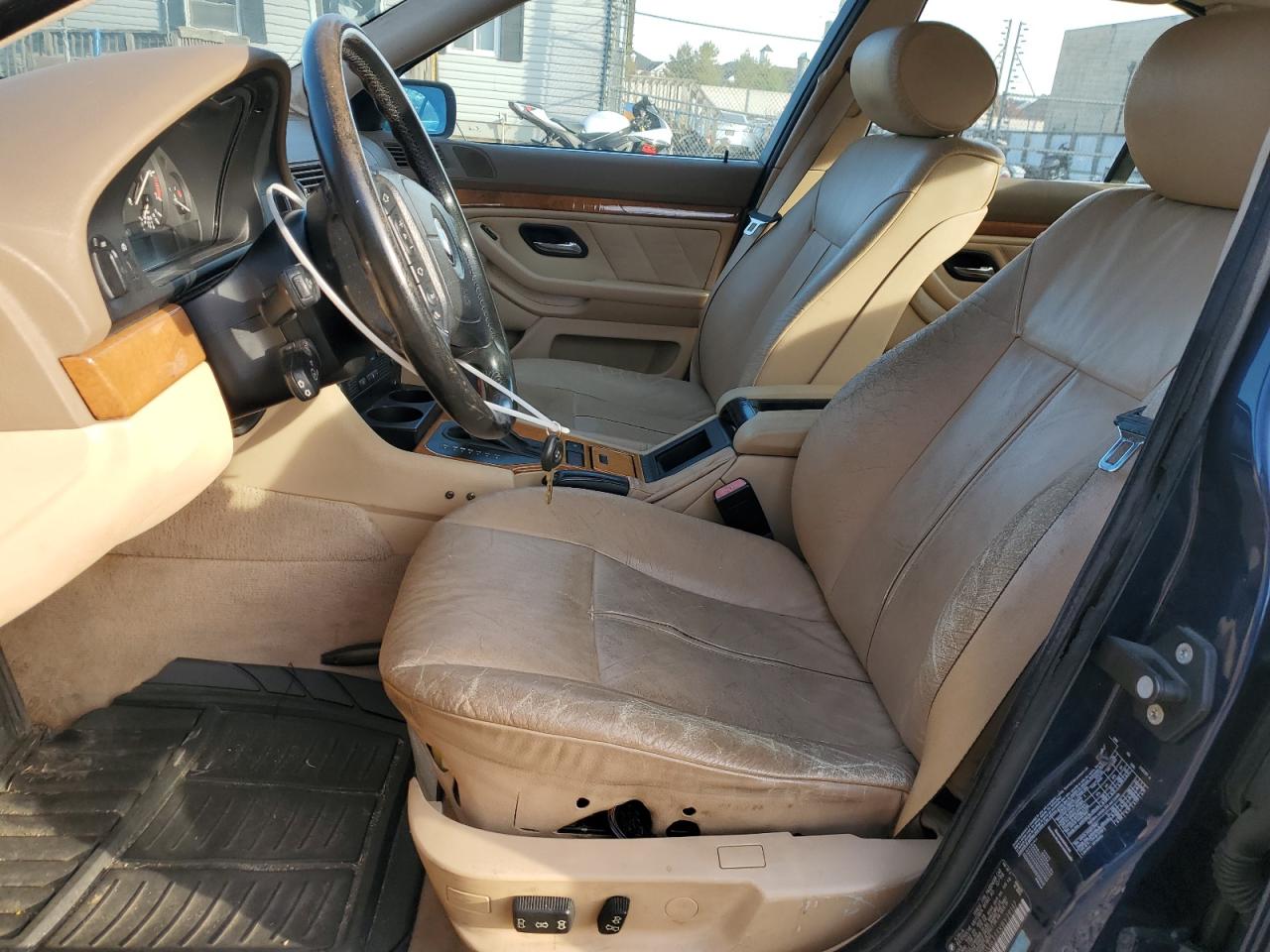 Фото: WBADM6333XBY29137