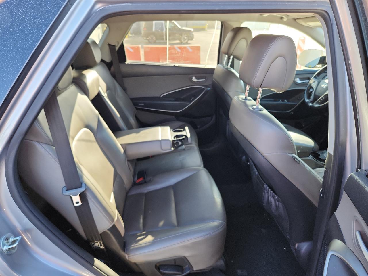 2017 Hyundai Santa Fe Se VIN: KM8SN4HF4HU174972 Lot: 81434955
