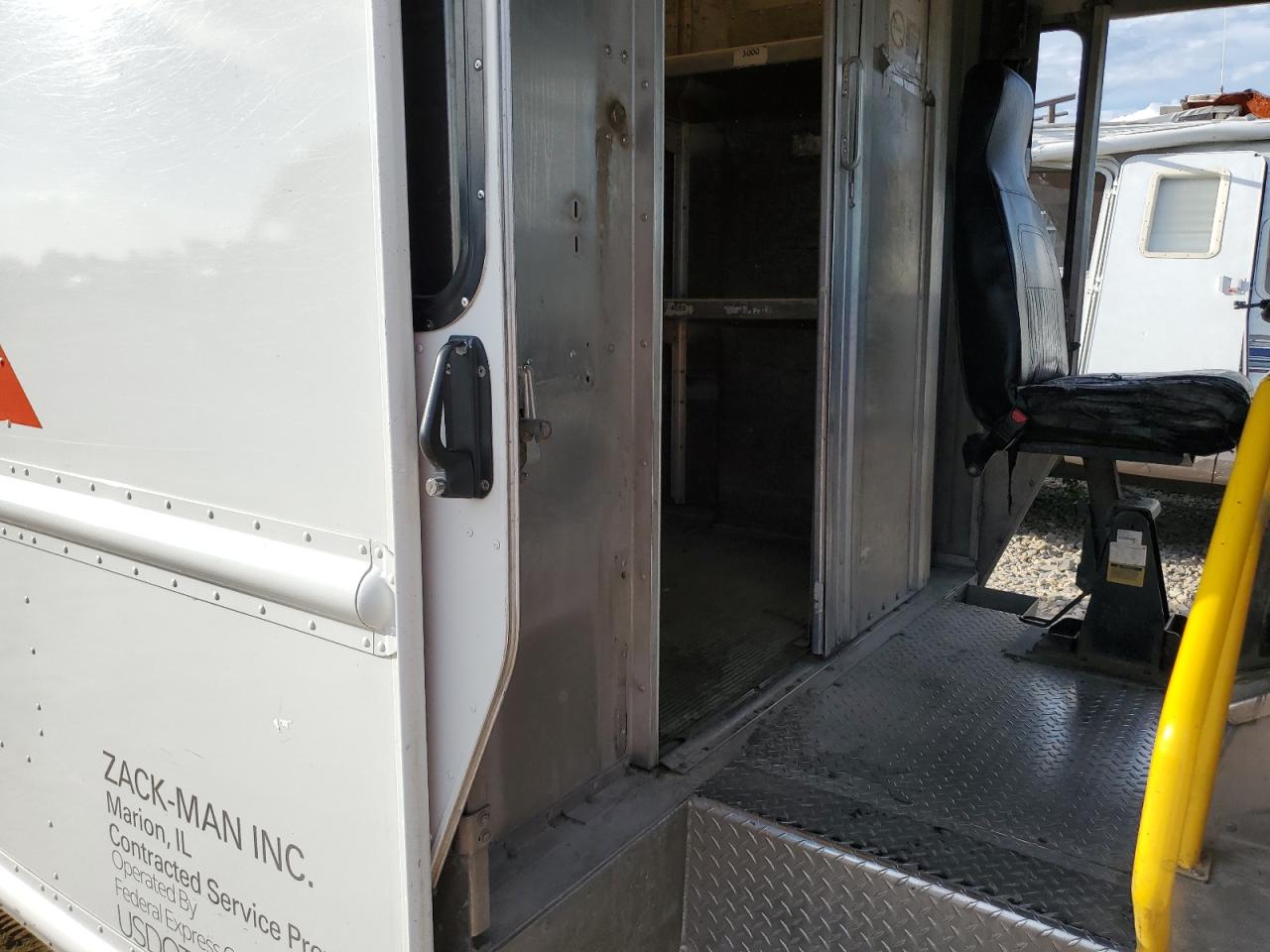 2016 Ford Econoline E450 Super Duty Commercial Stripped Chassis VIN: 1FC3E4KL2GDC13595 Lot: 84535085