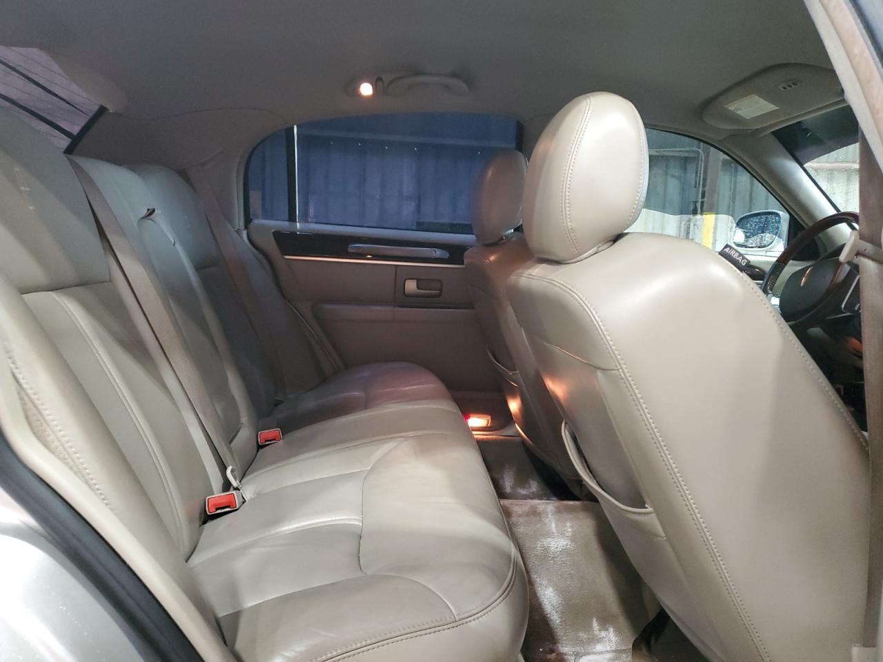 2008 Lincoln Town Car Signature Limited VIN: 2LNHM82V78X636194 Lot: 85179725