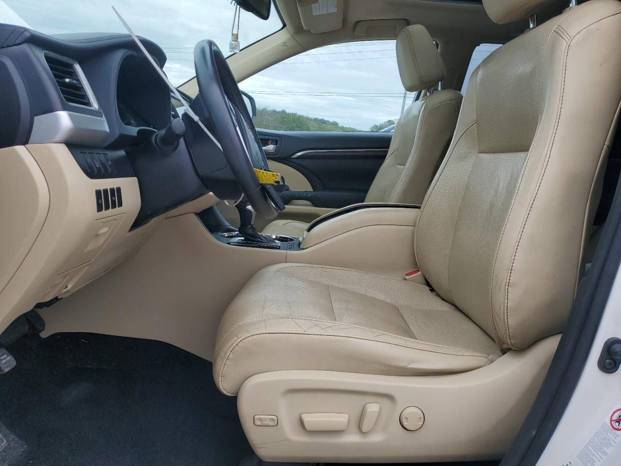 2015 Toyota Highlander Limited VIN: 5TDDKRFH2FS080758 Lot: 82240235